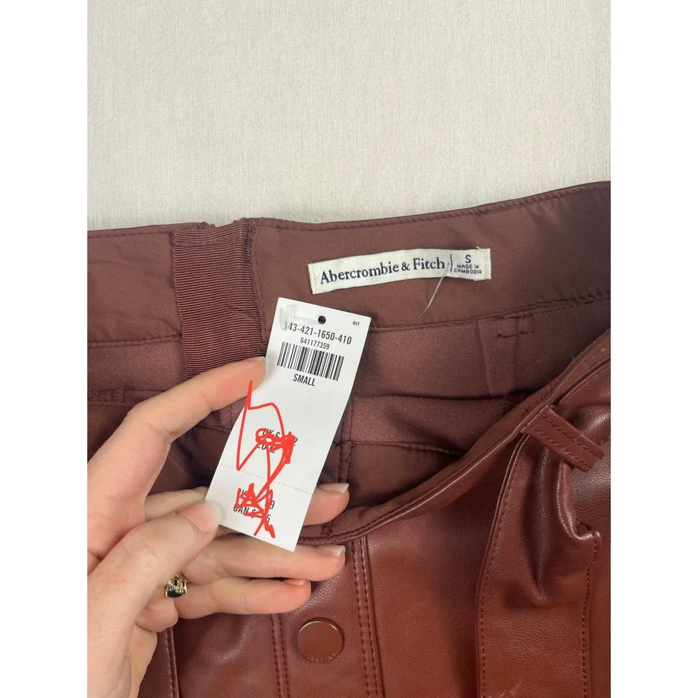 Abercrombie & Fitch Vegan Leather Mini‎ Skirt Burgundy Brown Button Front Small